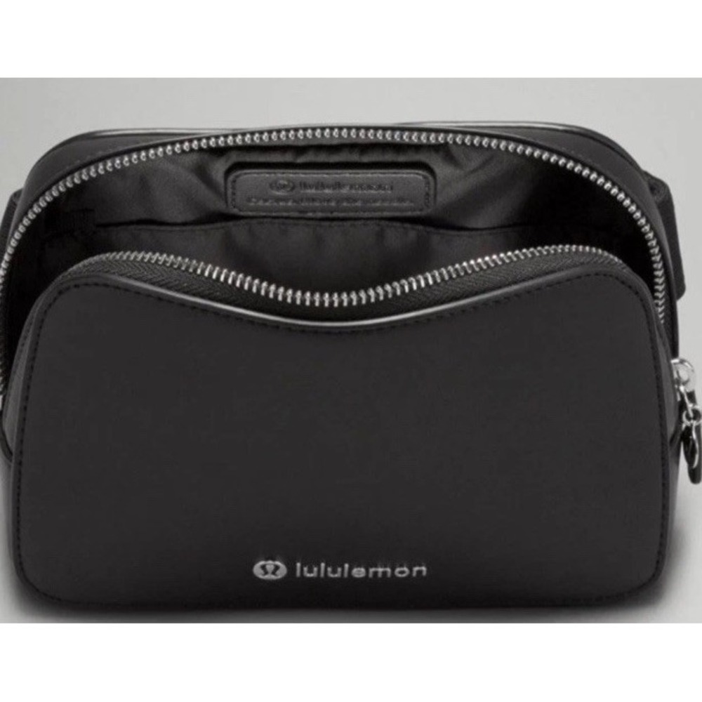 Lululemon Everywhere Belt Bag Cactus Leather Alternative 1L Black/silver - Picture 4 of 13